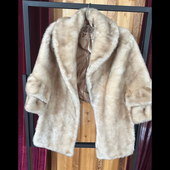 Vintage Fur Shrug - Picture 1 of 4